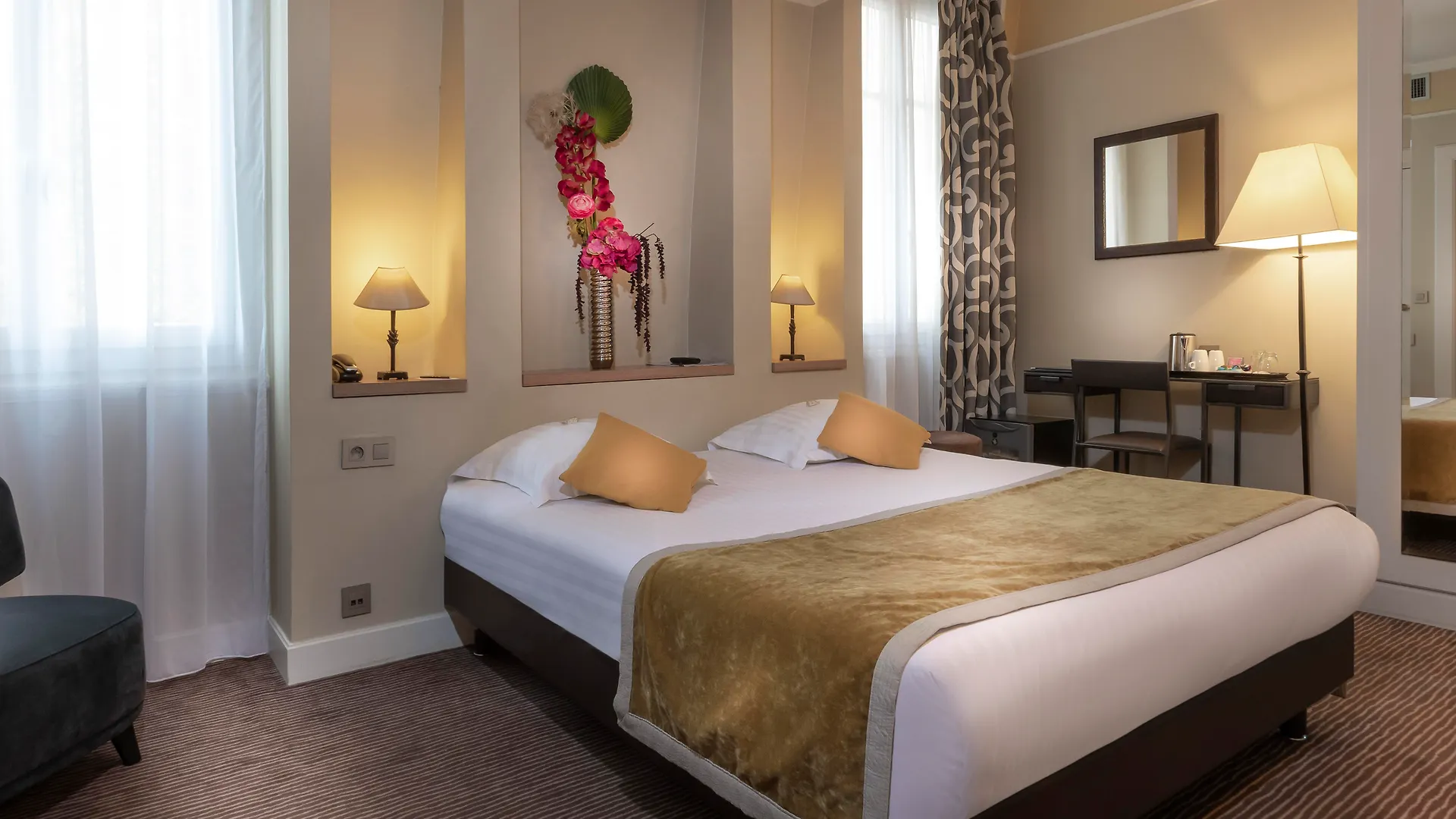 Du Bois Champs-elysees 3*