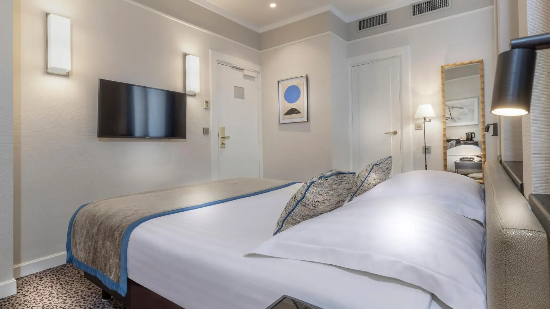 Hotel Du Bois Champs-elysees Paris