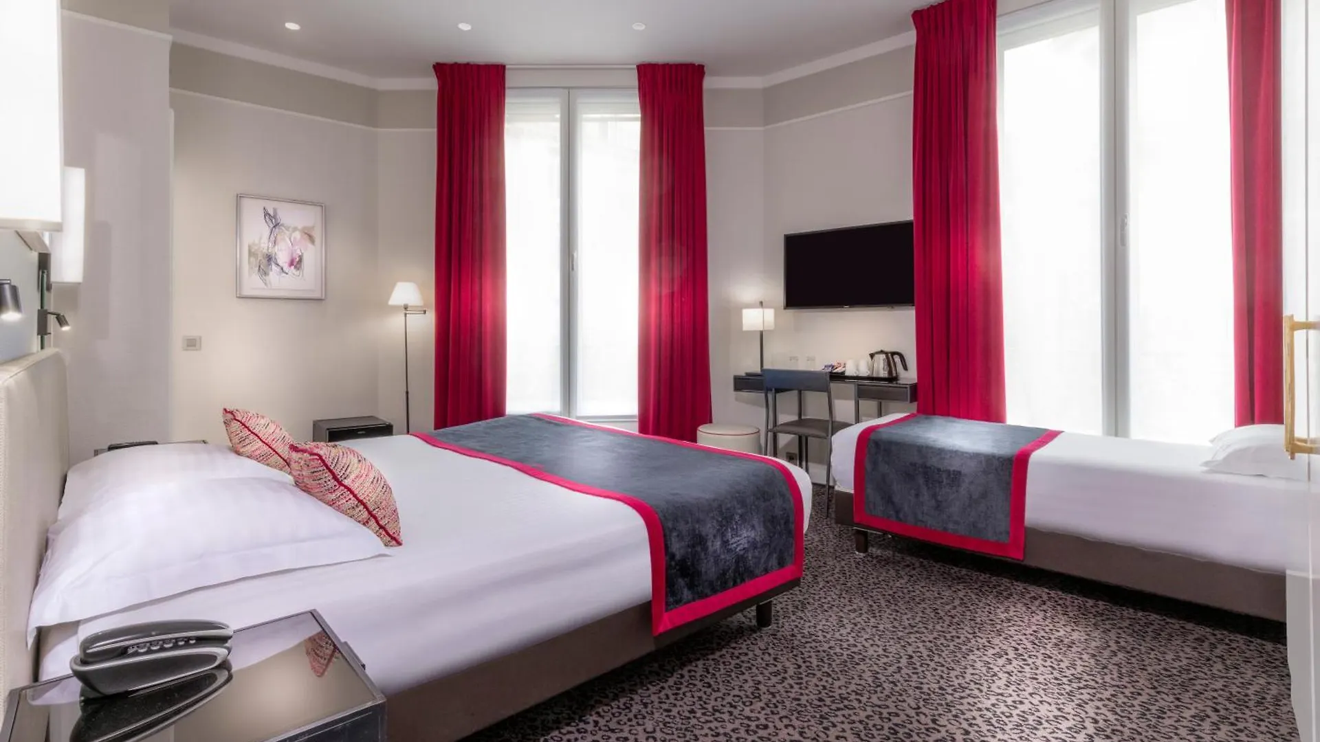 Du Bois Champs-elysees Hotel