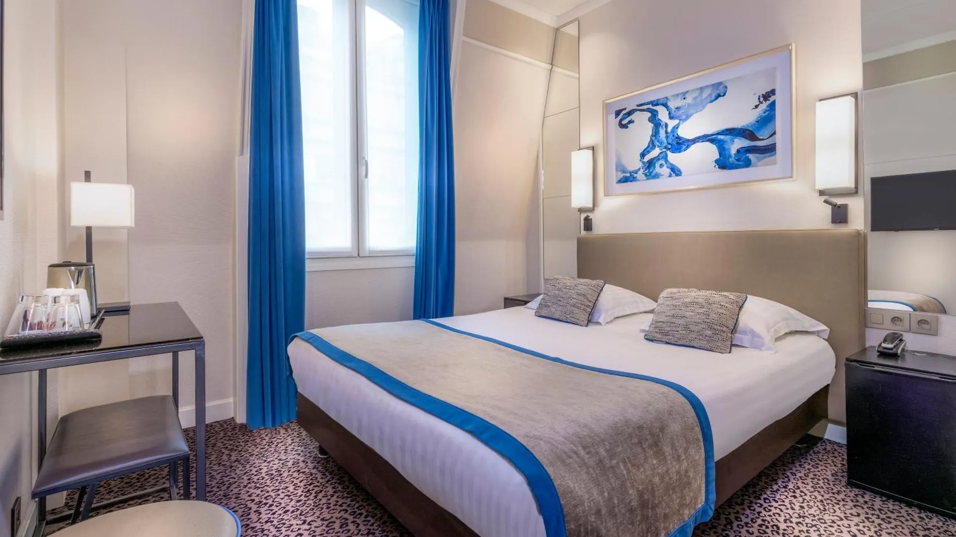 Hotel Du Bois Champs-elysees 3*
