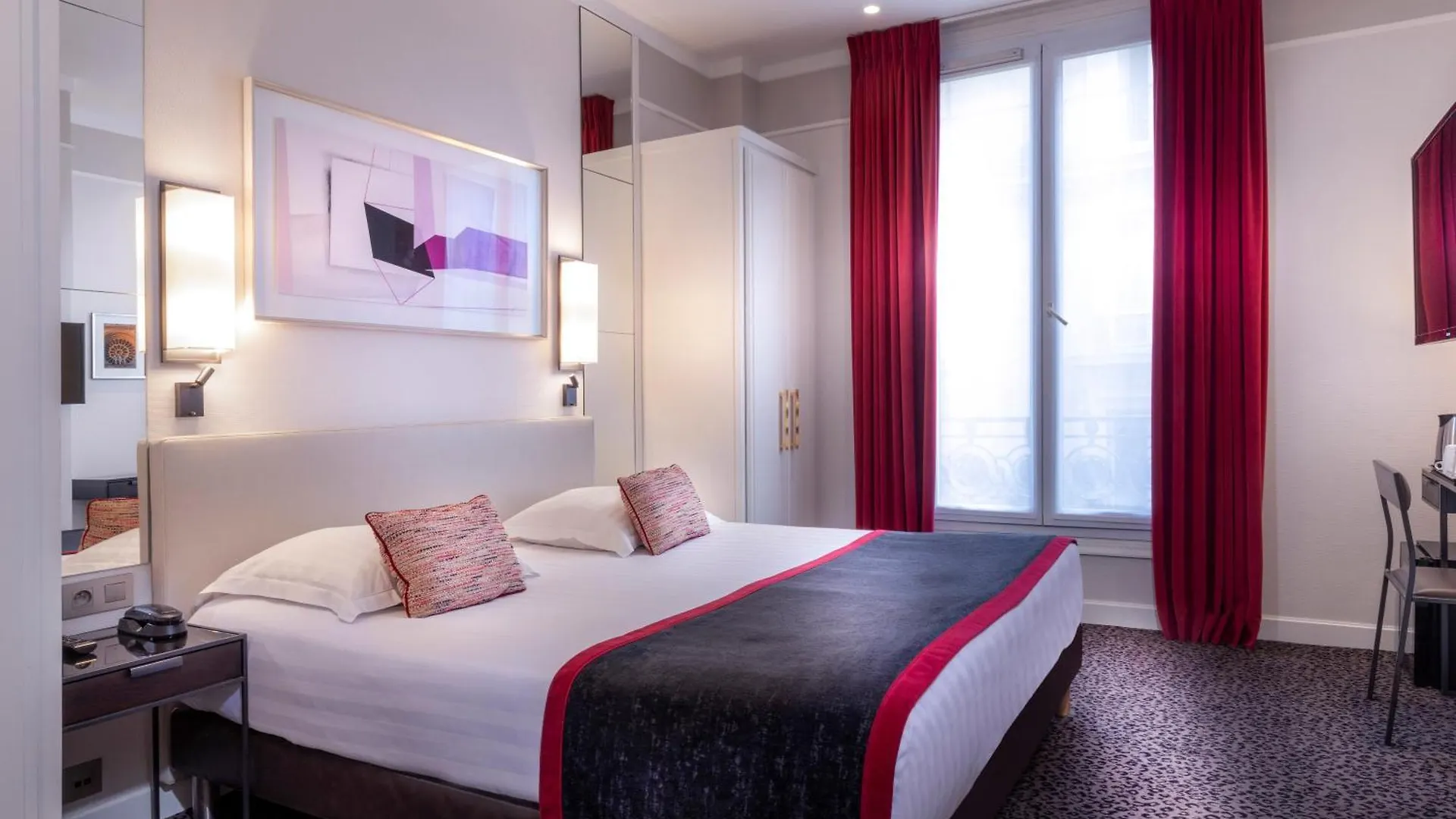 Hotel Du Bois Champs-elysees 3*